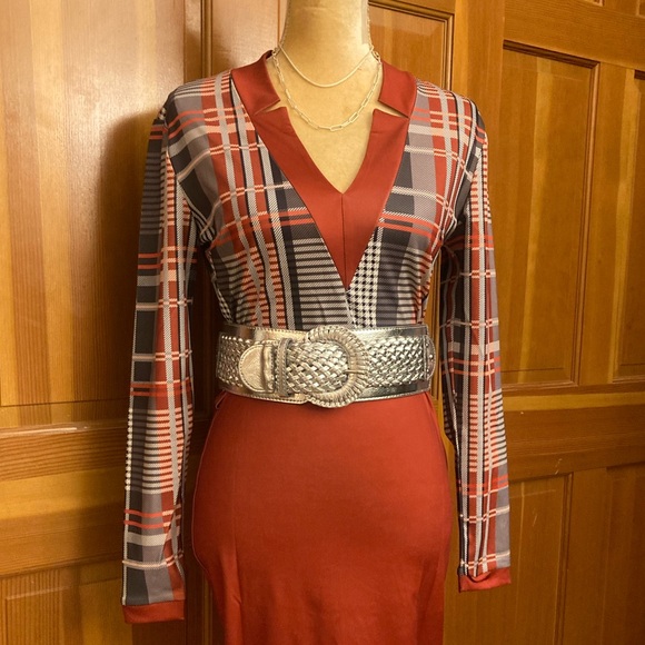 NWT, Lavishly Paris Belted Designer Dress. - Picture 6 of 16